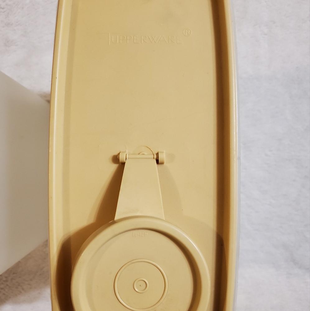 2 Tupperware Storage Containers - Picture 4 of 12
